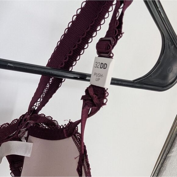 Elegant Lace Underwire Bra - Burgundy - Picture 5 of 7